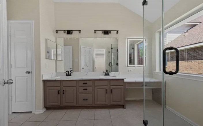 Beautiful 4 Bedroom 2 Bath Home for sale in Humble, TX - Houses in Humble - Image 3 of 10