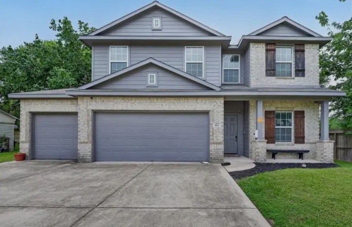 🏡 Beautiful 4-Bedroom Home in Deer Park – Now Available! — Houses