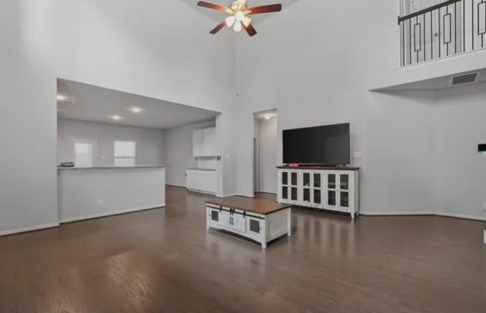🏡 Beautiful 4-Bedroom Home in Deer Park – Now Available! - Houses in Deer Park - รูปภาพ 5 of 6