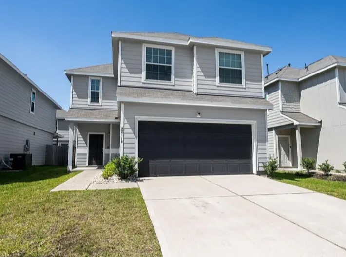 Beautifully light and bright home close to Intercontinental airport for sale