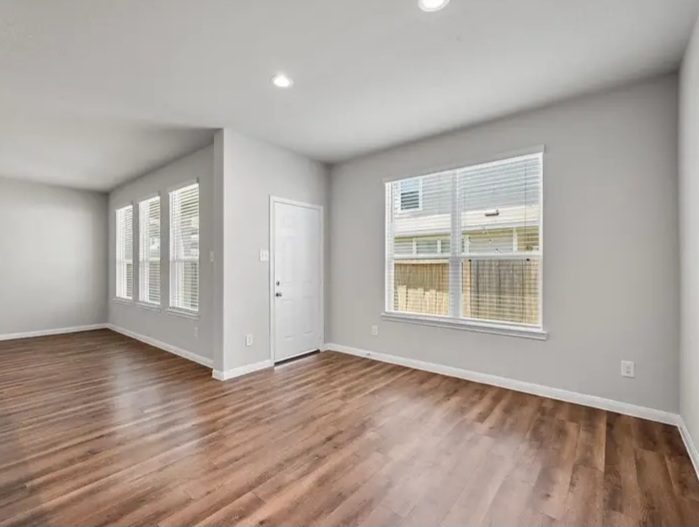 Beautifully light and bright home close to Intercontinental airport for sale - Houses in Houston - Image 4 of 10