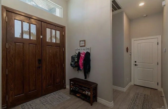 Beautifully maintained House for sale in McAllen, TX - Houses in McAllen - Image 2 of 6