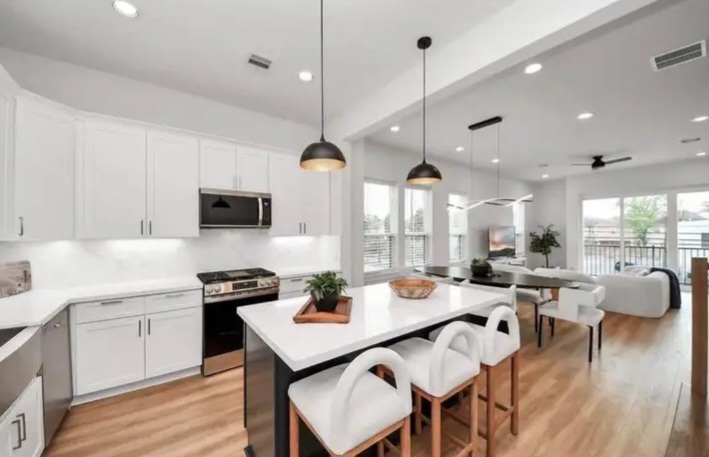 🏡 BRAND NEW LUXURY HOME FOR LEASE | SHADY ACRES | ASK ABOUT OUR LOOK-AND-LEASE SPECIAL! - Houses in Houston - Image 2 of 8