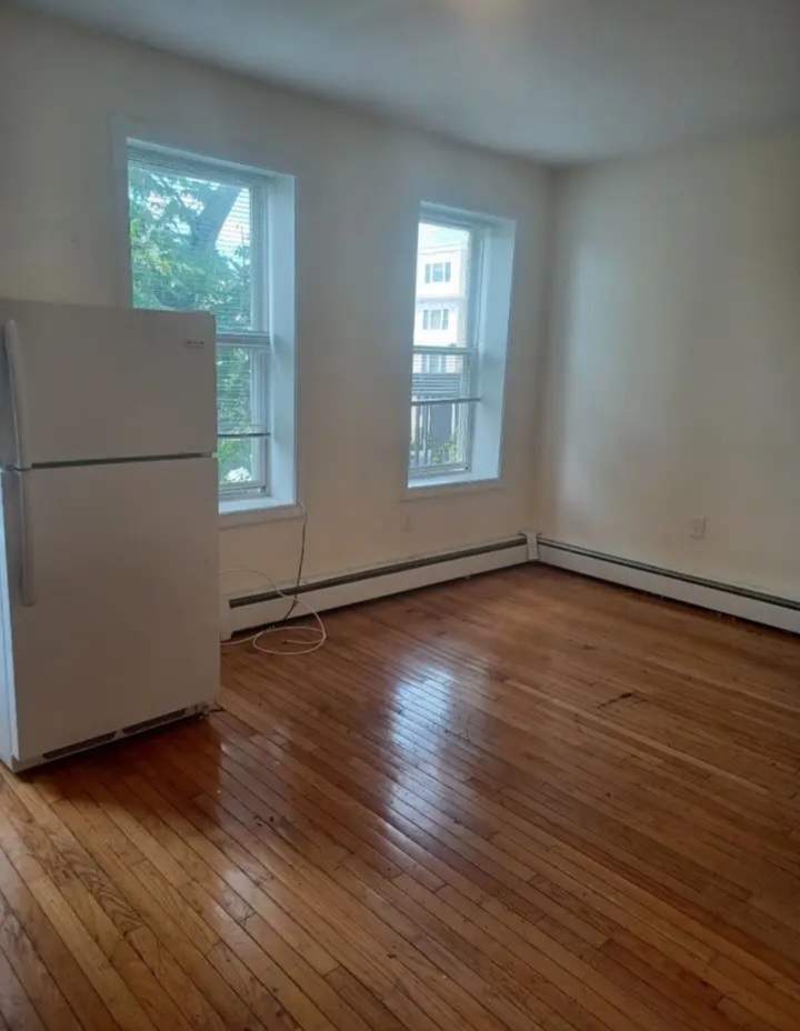 apartment in second floor east boston for rent