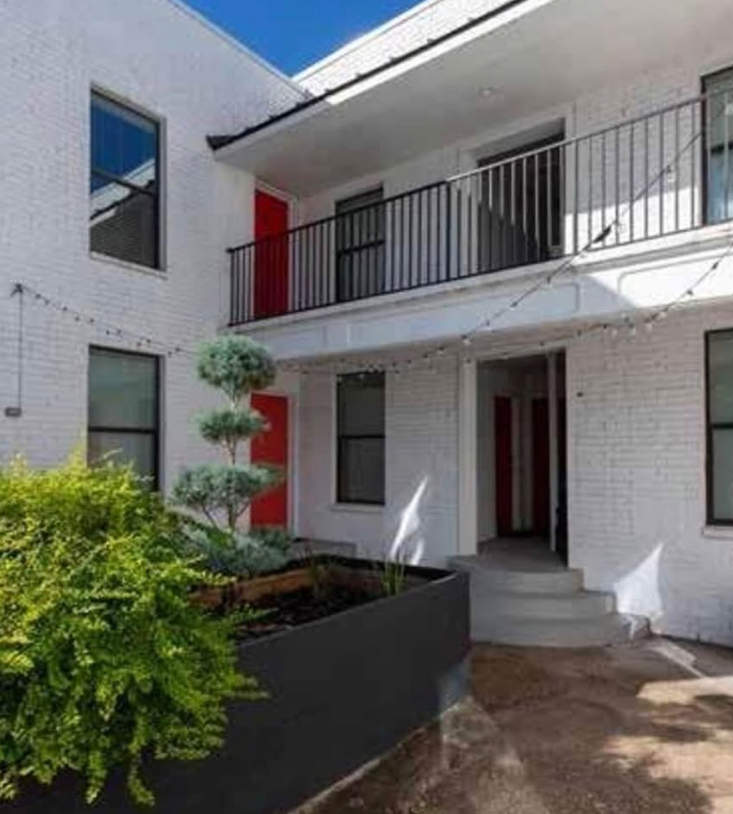 🌆✨ LIVE IN MONTROSE! — 2 BEDROOM APARTMENT FOR RENT ✨