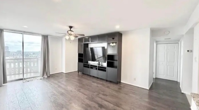 FOR RENT – DOWNTOWN HOUSTON HIGH-RISE LIVING