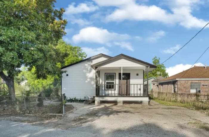 Fully remodeled Fifth Ward home 3B2B for sale in houston - Houses in Houston - รูปภาพ 2 of 10