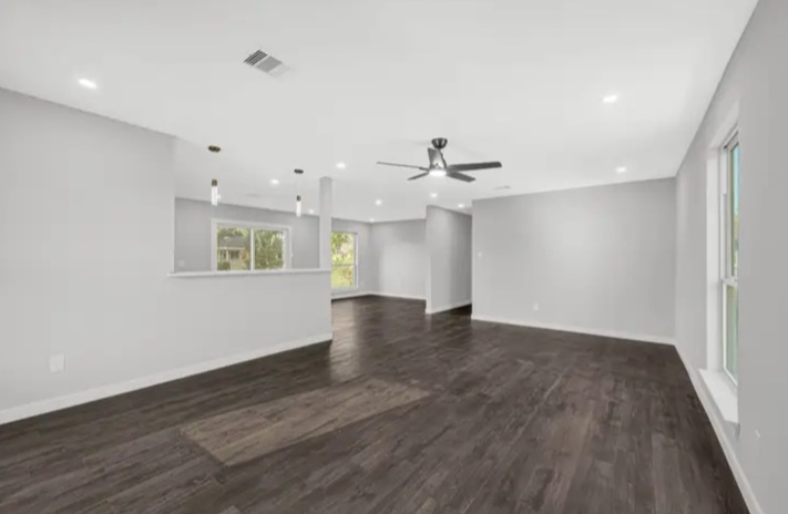 Fully remodeled Fifth Ward home 3B2B for sale in houston - Houses in Houston - รูปภาพ 3 of 10