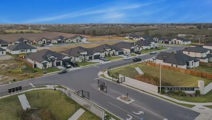 Stunning new house for sale in Edinburg