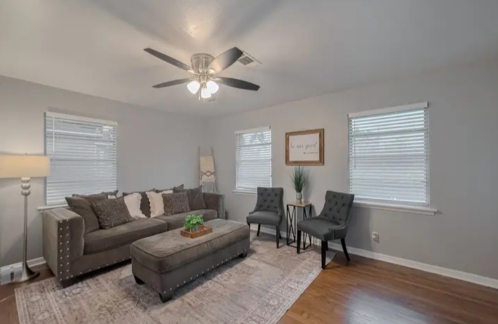 House for sale in HOUSTON, TX - Houses in Houston - รูปภาพ 3 of 10