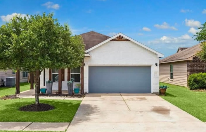 House for sale in Tomball, TX — Houses