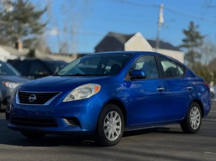 Nissan Versa SV Sedan 2012 car for sale in Washington
