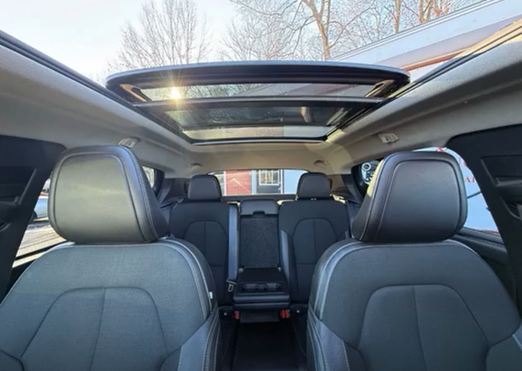 🚗 2020 Volvo XC40 T5 Momentum Sport Utility 4D