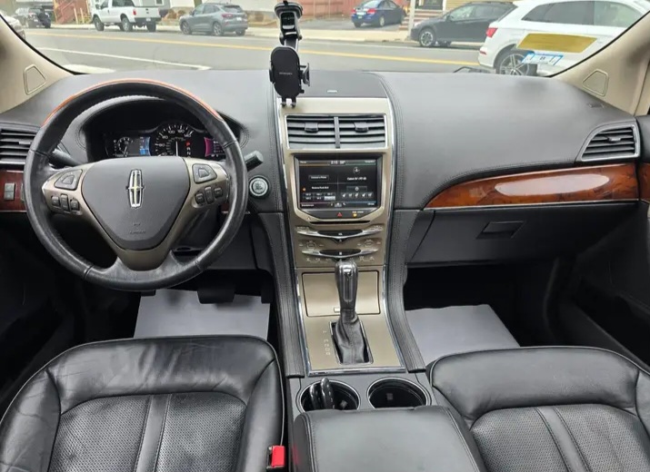 Lincoln MKX AWD for sale in beverly - Cars in Beverly - Image 6 of 8