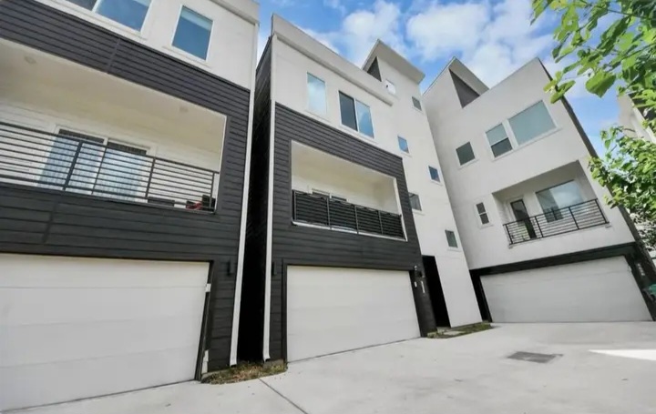 Modern living for lease in a prime Houston location — Houses