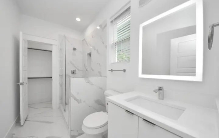 Modern living for lease in a prime Houston location - Houses in Houston - Image 8 of 9