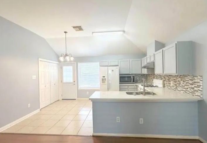 move-in ready home at an affordable price in houston - Houses in Houston - รูปภาพ 5 of 10