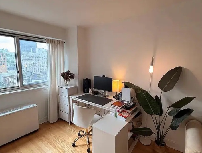Move-in ready studio at E 65th St for rent — Apartments