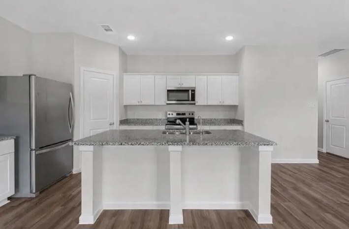 New construction home on huge 13,463 SQ FT CULDESAC LOT! 🎉 - Houses in Houston - Image 2 of 2