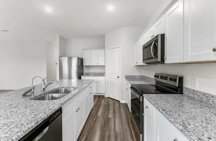 🎉🎉New Construction in BROOKSHIRE!! (Near Katy) - Houses in Houston - Image 5 of 10