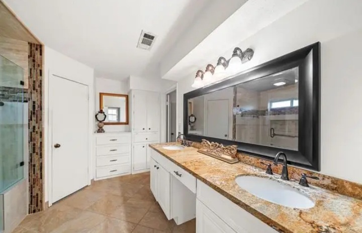 NEW INVESTMENT OPPORTUNITY IN KATY - Houses in Katy - Imagen 8 of 9