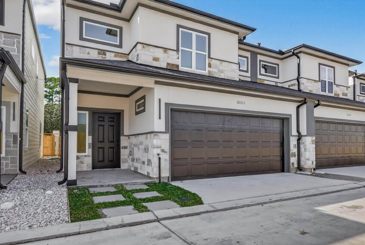 NEWLY BUILD HOMES FOR RENT IN CYPRESS - Houses in Cypress - Image 2 of 10