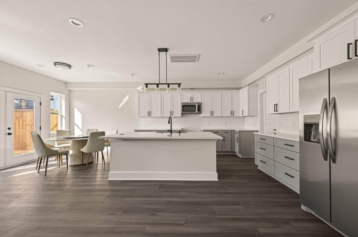 NEWLY BUILD HOMES FOR RENT IN CYPRESS - Houses in Cypress - Image 3 of 10