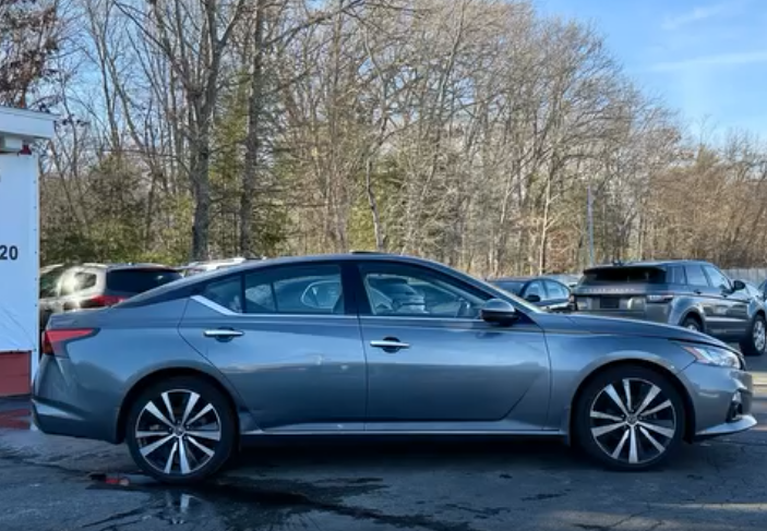 Nissan Altima 2.5 Platinum AWD Sedan 4D 2020 - Cars in Stoughton - Image 2 of 10