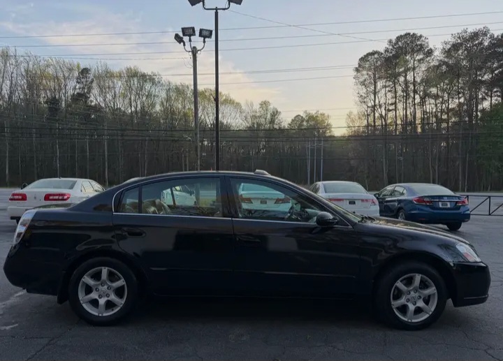 Nissan Altima S Sedan 2006 Automatic for sale in Marietta - Cars in Marietta - Image 5 of 8