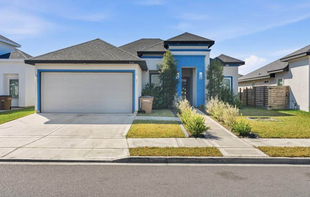 🏡 Now Leasing in Edinburg! Competitive price — Houses