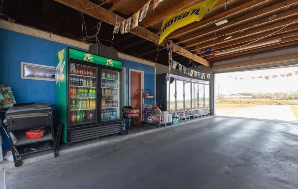 🏢 2+ Acres Commercial with Drive-Thru | North Edinburg