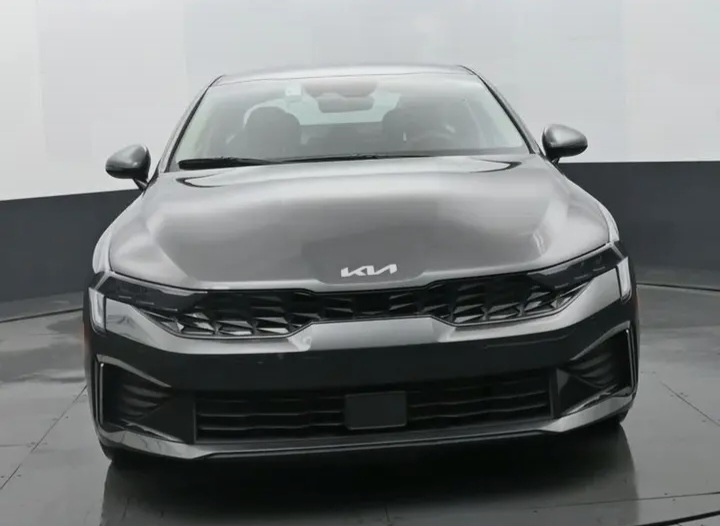 🔥 2025 Kia K5 LXS Sedan 4D — Sleek, Sporty & Like New