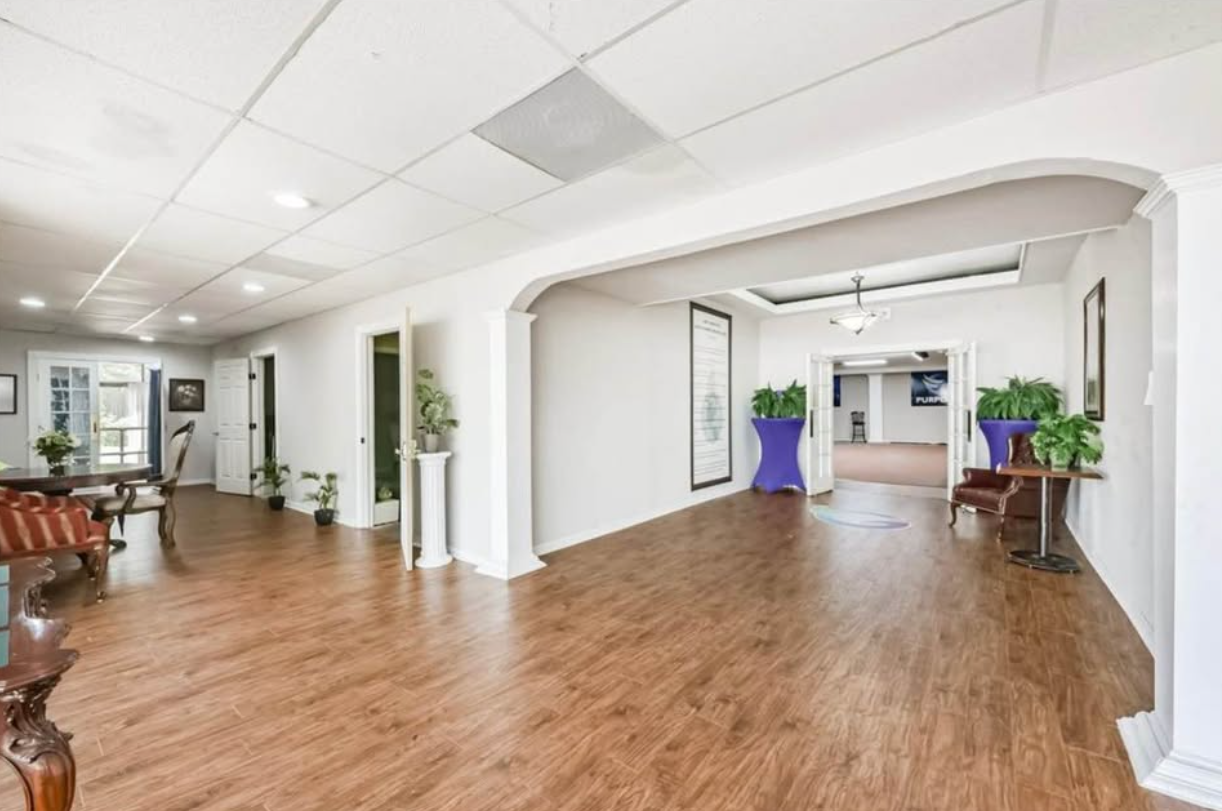 Well located commercial property in the heart of La Porte